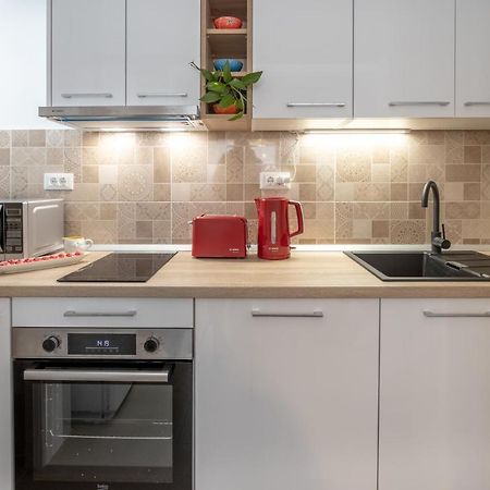 Two-Bedroom Apartment In The Centre Makarska Extérieur photo