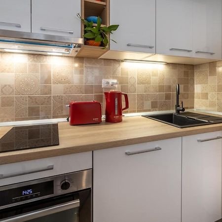 Two-Bedroom Apartment In The Centre Makarska Extérieur photo