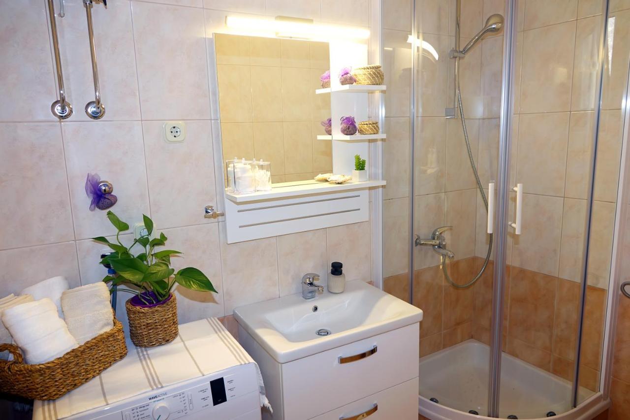 Two-Bedroom Apartment In The Centre Makarska Extérieur photo