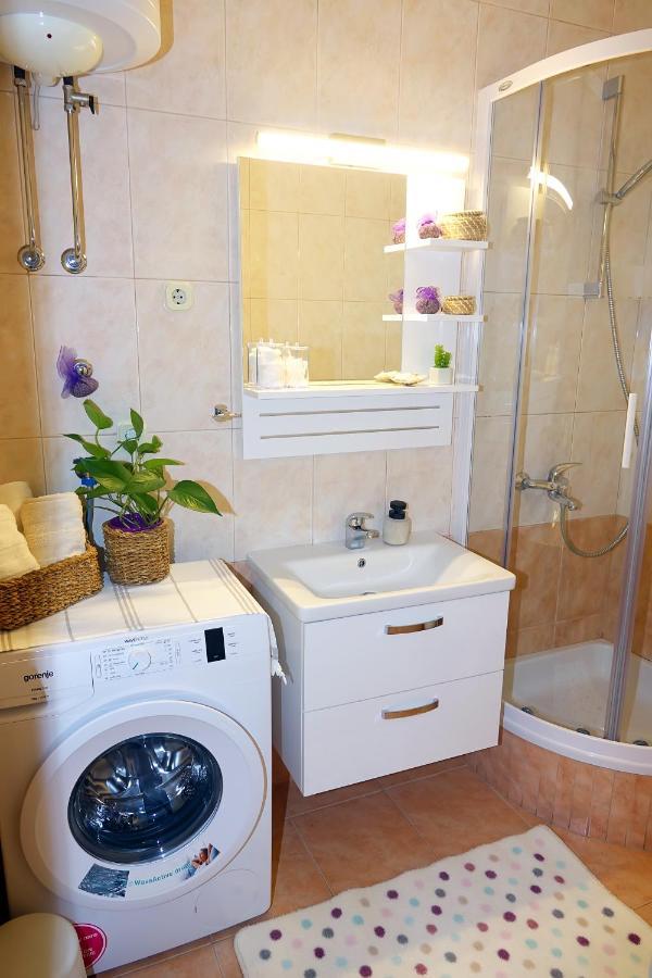 Two-Bedroom Apartment In The Centre Makarska Extérieur photo