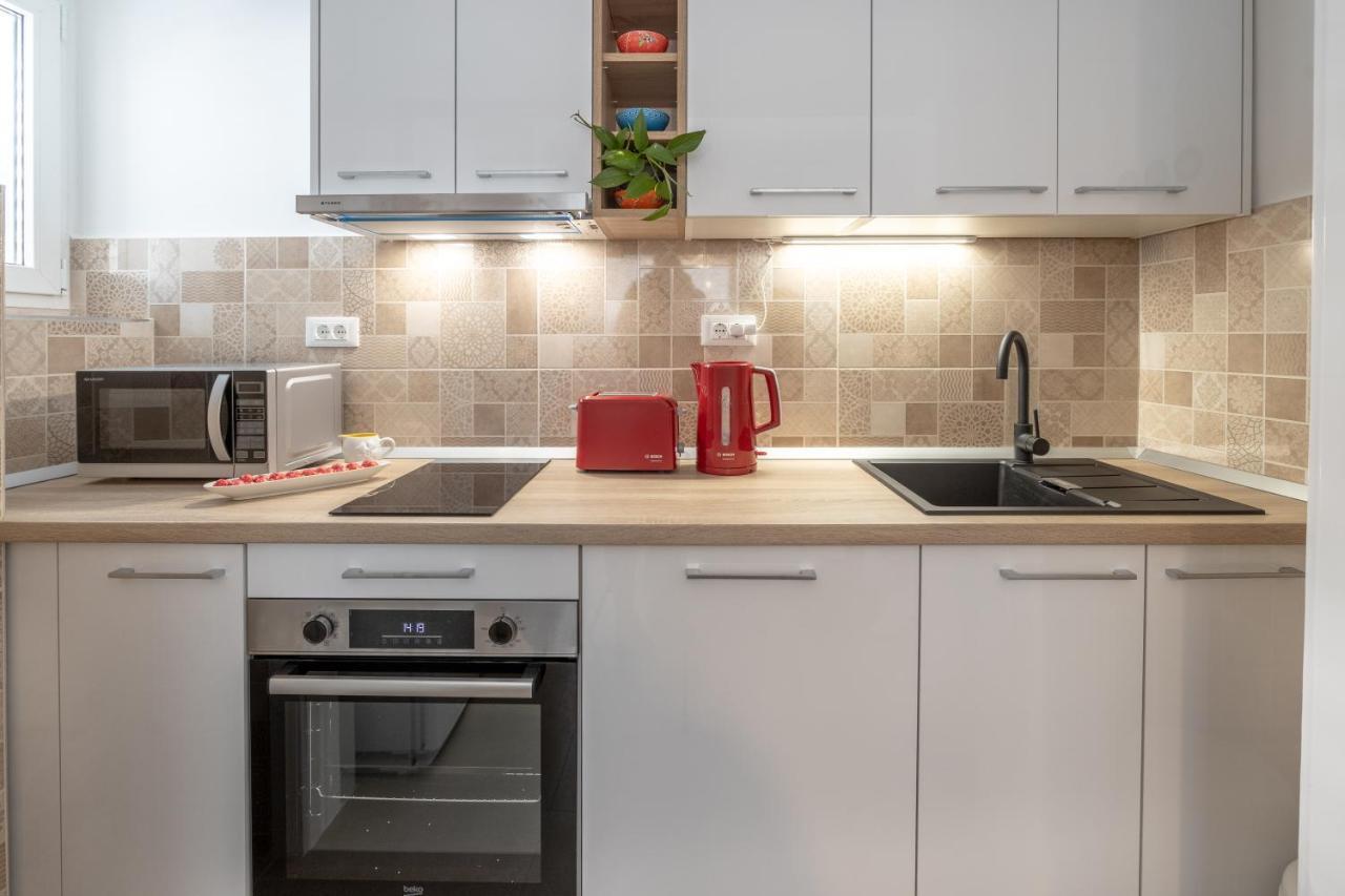 Two-Bedroom Apartment In The Centre Makarska Extérieur photo