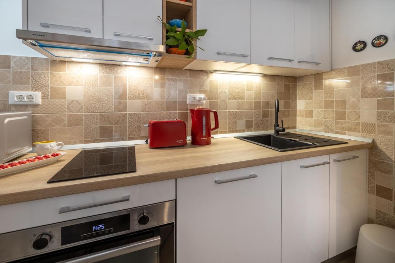 Two-Bedroom Apartment In The Centre Makarska Extérieur photo
